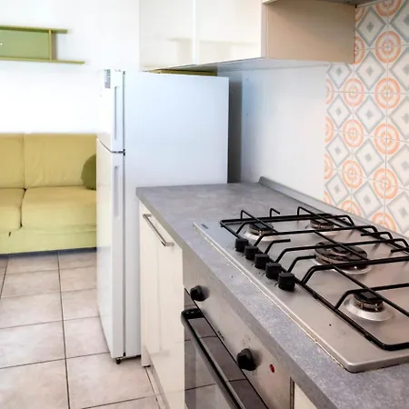 M377 - Marcelli, Bilocale Con Corte Esterna E Posto Auto *